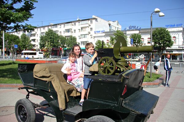 Праздничное мероприятие в Симферополе, посвященное Дню пограничника и 100-летию пограничной службы России Праздничное мероприятие в Симферополе, посвященное Дню пограничника и 100-летию пограничной службы России