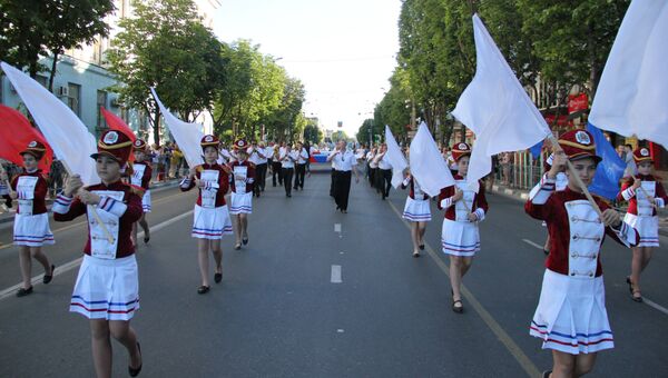 Праздничное шествие, посвященное 234-летию Симферополя