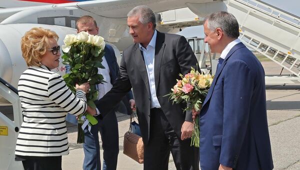 Встреча председателя Совета Федерации Валентины Матвиенко в аэропорту Симферополь