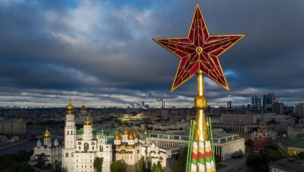 Звезда на Спасской башне Московского Кремля. Архивное фото