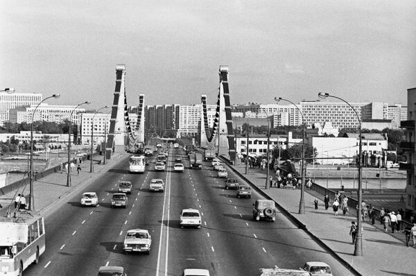 Вид на Крымский мост в Москве Вид на Крымский мост в Москве