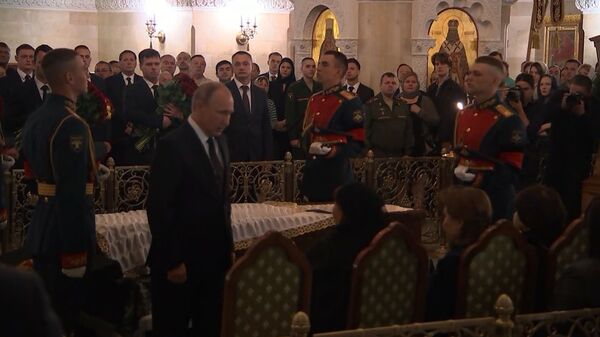 В моем сердце он останется навсегда. Путин попрощался с Говорухиным В моем сердце он останется навсегда. Путин попрощался с Говорухиным