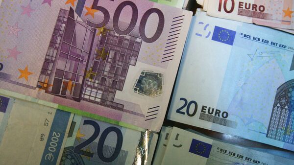 Купюры евро разного достоинства.