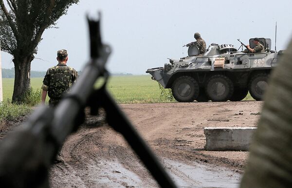 Украинские военные в зоне конфликта в Донбассе Украинские военные в зоне конфликта в Донбассе