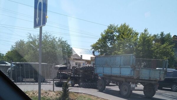 В Симферополе перевернулся трактор. 28 июня 2018