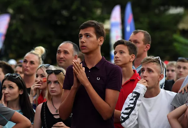 Болельщики в Севастополе смотрят чемпионат мира по футболу. 1 июля 2018
