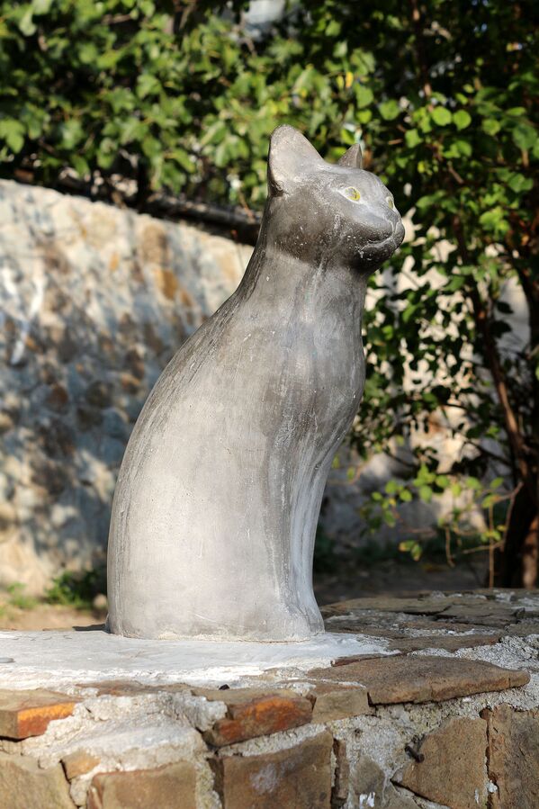 Памятник гурзуфским котам и кошкам