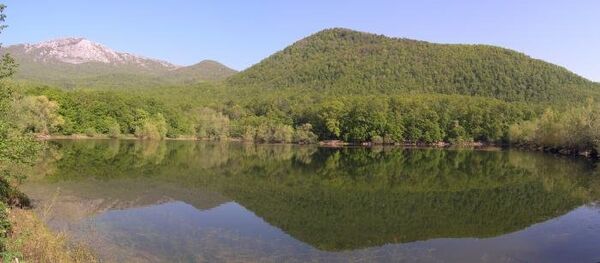 Озеро Кастель в Крыму Озеро Кастель в Крыму