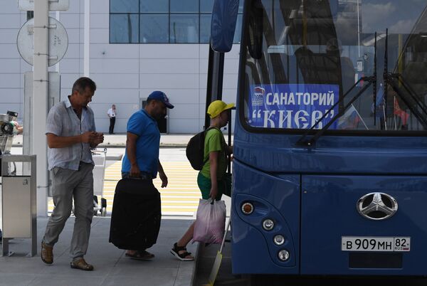 Междугородняя автостанция в новом терминале аэропорта Симферополь Междугородняя автостанция в новом терминале аэропорта Симферополь