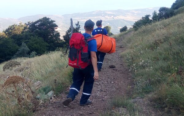 Оказание помощи в крымских горах упавшему парапланеристу Оказание помощи в крымских горах упавшему парапланеристу