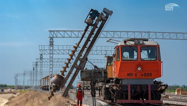 Строительство двухпутного железнодорожного подхода к Крымскому мосту