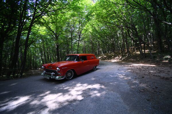 Ралли ретро-автомобилей на Ай-Петри. Chevrolet Sedan Delivery 1955 Ралли ретро-автомобилей на Ай-Петри. Chevrolet Sedan Delivery 1955