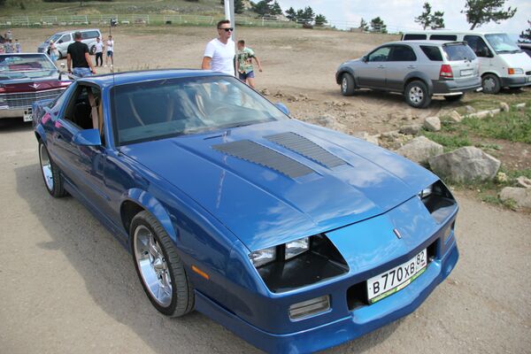 Ралли ретро-автомобилей на Ай-Петри. Chevrolet Camaro Z28 Ралли ретро-автомобилей на Ай-Петри. Chevrolet Camaro Z28
