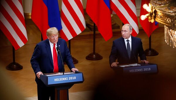 Президент РФ Владимир Путин и президент США Дональд Трамп во время пресс-конференции в Хельсинки. 16 июля 2018