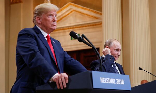 Президент РФ Владимир Путин и президент США Дональд Трамп во время пресс-конференции в Хельсинки. 16 июля 2018 Президент РФ Владимир Путин и президент США Дональд Трамп во время пресс-конференции в Хельсинки. 16 июля 2018