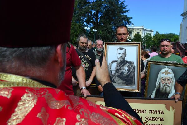 Крестный ход в Симферополе, приуроченный к 100-летию гибели царской семьи