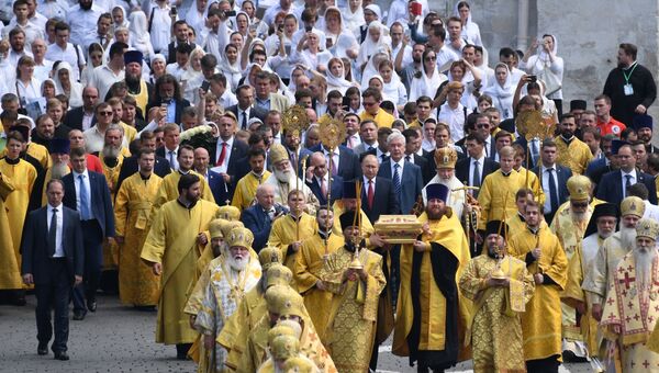 Президент РФ В. Путин принимает участие в торжественных мероприятиях по случаю 1030-летия Крещения Руси