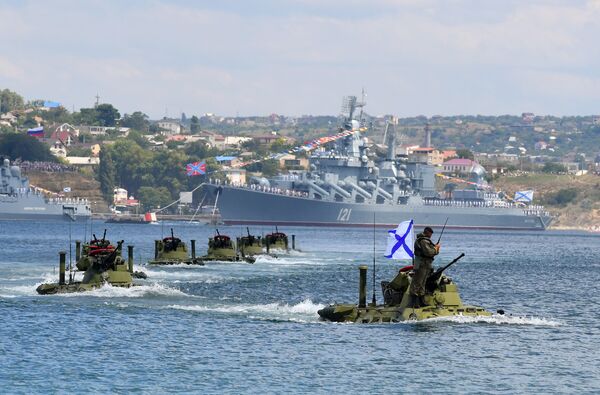 Генеральная репетиция парада кораблей в честь Дня ВМФ России в Севастополе.