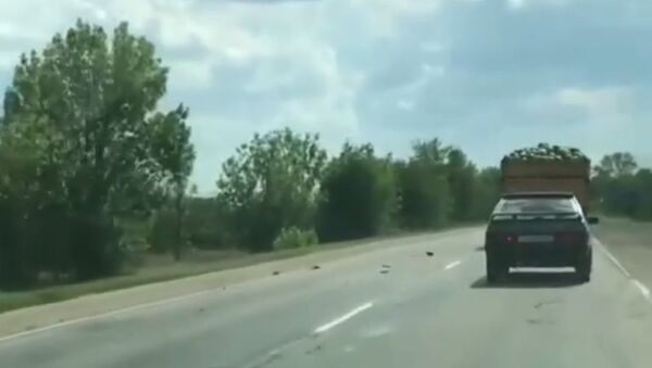 В Крыму грузовик усеял трассу арбузами