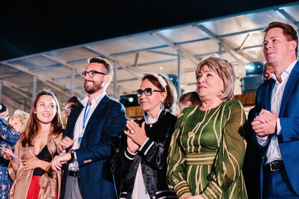 Председатель Совфеда Валентина Матвиенко (вторая справа) посетила второй международный музыкальный фестиваль Опера в Херсонесе