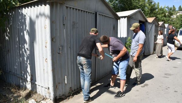 Демонтаж незаконных гаражей в Симферополе