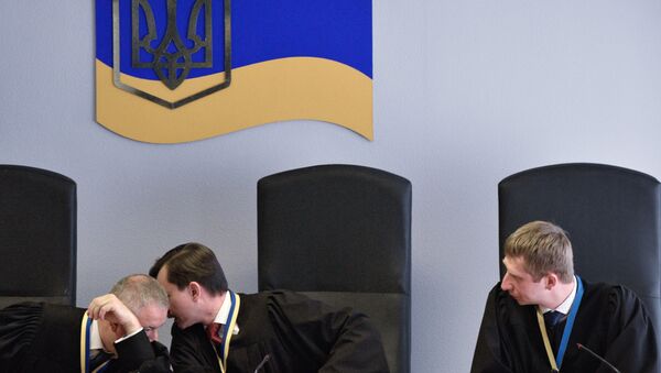 Заседание Оболонского суда Киева по делу Януковича