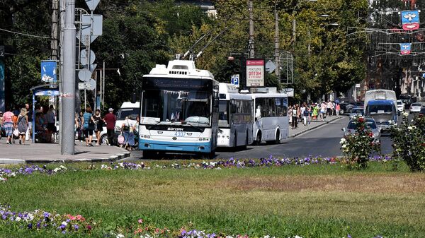  Пробка в центре Симферополя из-за ставших троллейбусов. 17 августа 2018