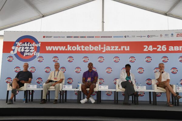 Участники джазового  коллектива из США Vanessa Rubin & Don Braden на пресс-конференции в рамках фестиваля Koktebel Jazz Party 2018