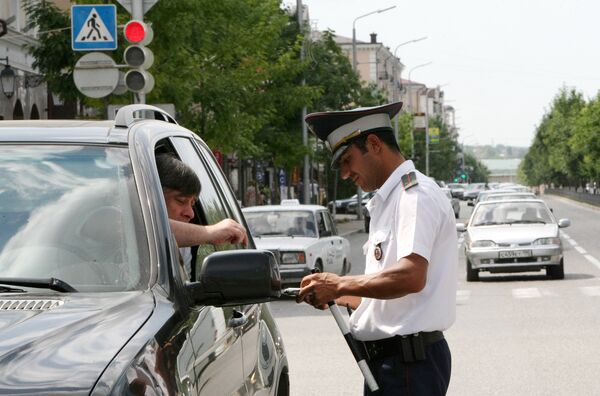 Работа сотрудников ГИБДД города Грозный Работа сотрудников ГИБДД города Грозный