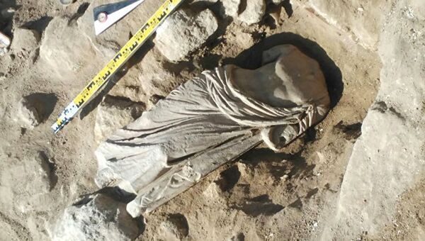 Античная мраморная статуя, обнаруженная в ходе раскопок в Крыму