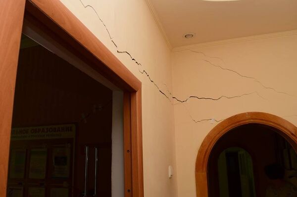 Трещины в помещении детского сада №75 Золотая рыбка в Симферополе Трещины в помещении детского сада №75 Золотая рыбка в Симферополе