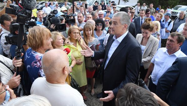 Глава Республики Крым Сергей Аксенов на встрече с жителями Армянска
