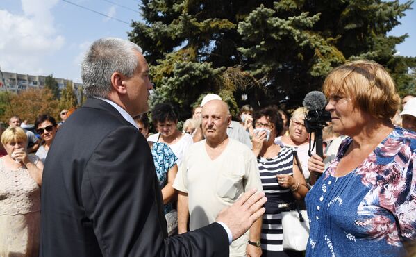 Глава Республики Крым Сергей Аксенов на встрече с жителями Армянска