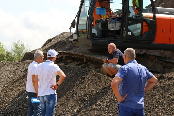 Сотрудники ФНС проводят проверку организаций, занимающихся строительством автотрассы Таврида Сотрудники ФНС проводят проверку организаций, занимающихся строительством автотрассы Таврида