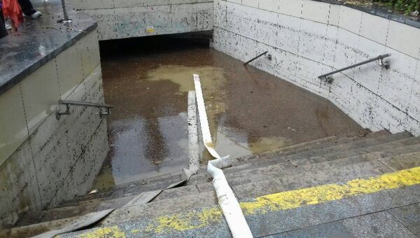 Затопленный подземный переход в Ялте возле кинотеатра Спартак. 6 сентября 2018