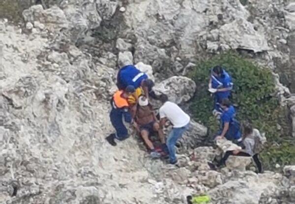 В Крыму с 15-метровой скалы сорвался турист