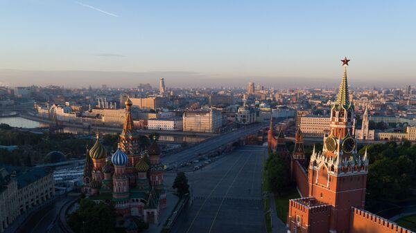 Спасская башня Московского Кремля и Собор Покрова Пресвятой Богородицы