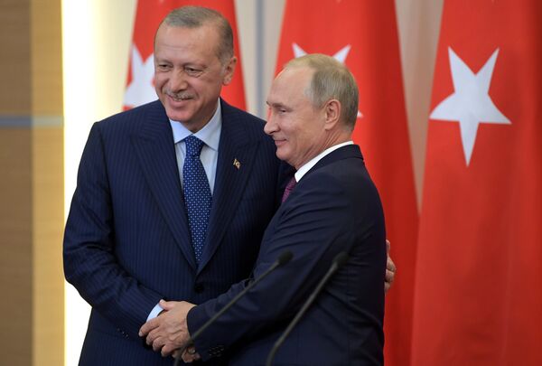 Встреча президентов России и Турции Владимира Путина и Реджепа Эрдогана в Сочи 17.09.2018 г. Встреча президентов России и Турции Владимира Путина и Реджепа Эрдогана в Сочи 17.09.2018 г.