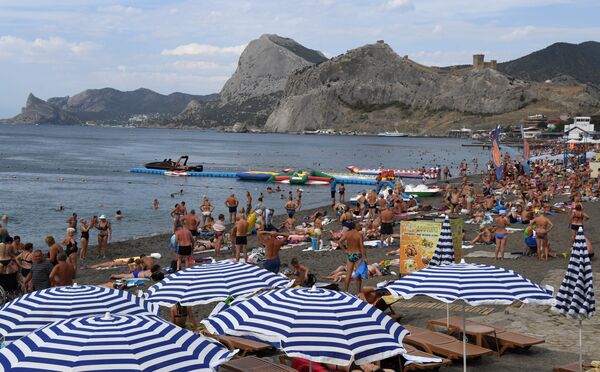 Пляж в Судаке Пляж в Судаке