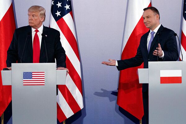 Президент США Дональд Трамп и президент Польши Анджей Дуда во время встречи в Варшаве Президент США Дональд Трамп и президент Польши Анджей Дуда во время встречи в Варшаве