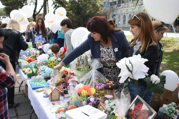 Ежегодная акция благотворительности и милосердия Белый цветок в Симферополе Ежегодная акция благотворительности и милосердия Белый цветок в Симферополе