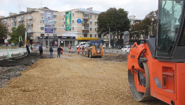 Капитальный ремонт дорог на площади Амет-Хана Султана в Симферополе