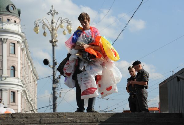 Акция зеленых против использования пластиковых пакетов Акция зеленых против использования пластиковых пакетов