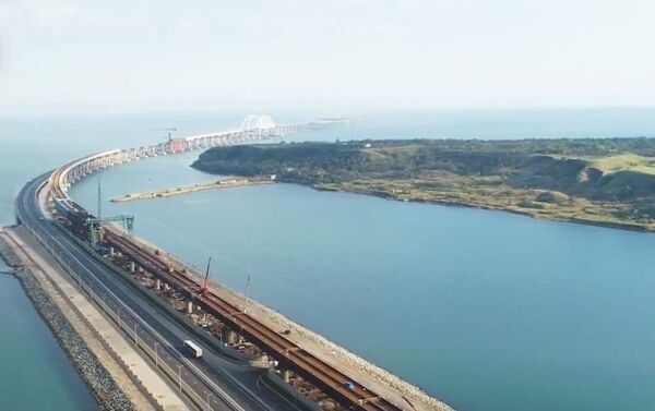 Крымский мост с высоты птичьего полета Крымский мост с высоты птичьего полета