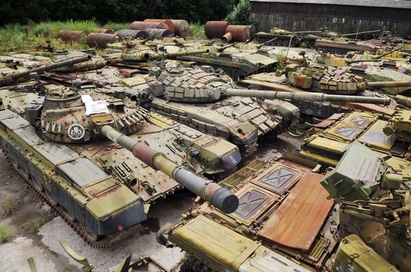 Полигон законсервированной военной техники на Львовском бронетанковом заводе Полигон законсервированной военной техники на Львовском бронетанковом заводе