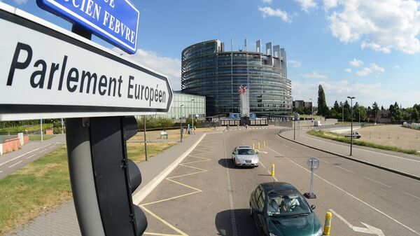 Указатель к зданию Европейского парламента в Страсбурге