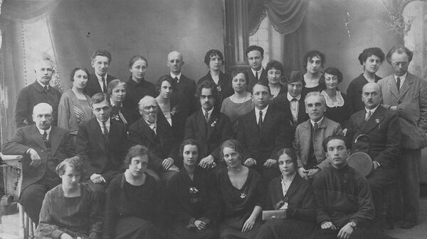 Преподаватели и студенты Крымского университета им. М. Фрунзе (теперь КФУ им. Вернадского), 1922 год