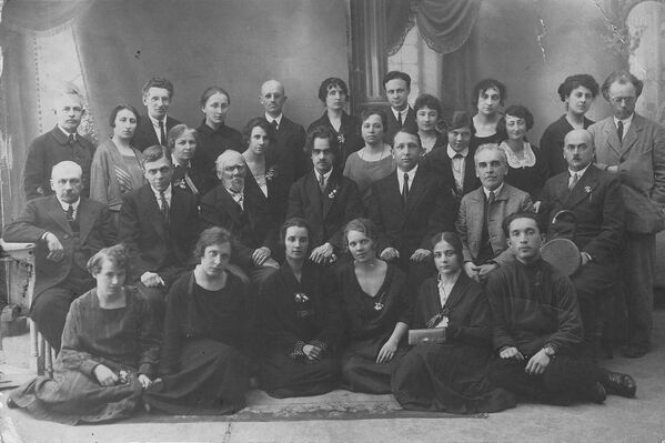Преподаватели и студенты Крымского университета им. М. Фрунзе (теперь КФУ им. Вернадского), 1922 год