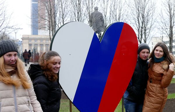 Митинг в Донецке, посвященный годовщине воссоединения Крыма с Россией Митинг в Донецке, посвященный годовщине воссоединения Крыма с Россией