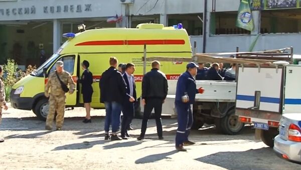 На месте взрыва в Керченском политехническом колледже. 17 октября 2018